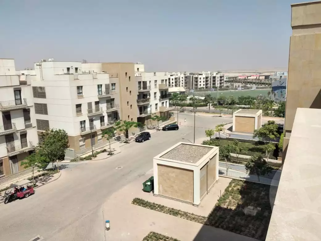 https://aqarmap.com.eg/ar/listing/4260396-for-sale-cairo-el-sheikh-zayed-city-compounds-in-sheikh-zayed-the-courtyard
