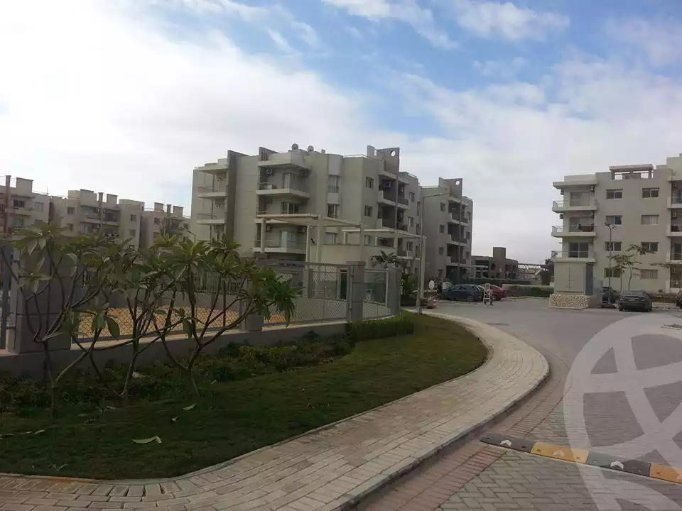 https://aqarmap.com.eg/ar/listing/4261881-for-rent-cairo-el-sheikh-zayed-city-compounds-dh-drys