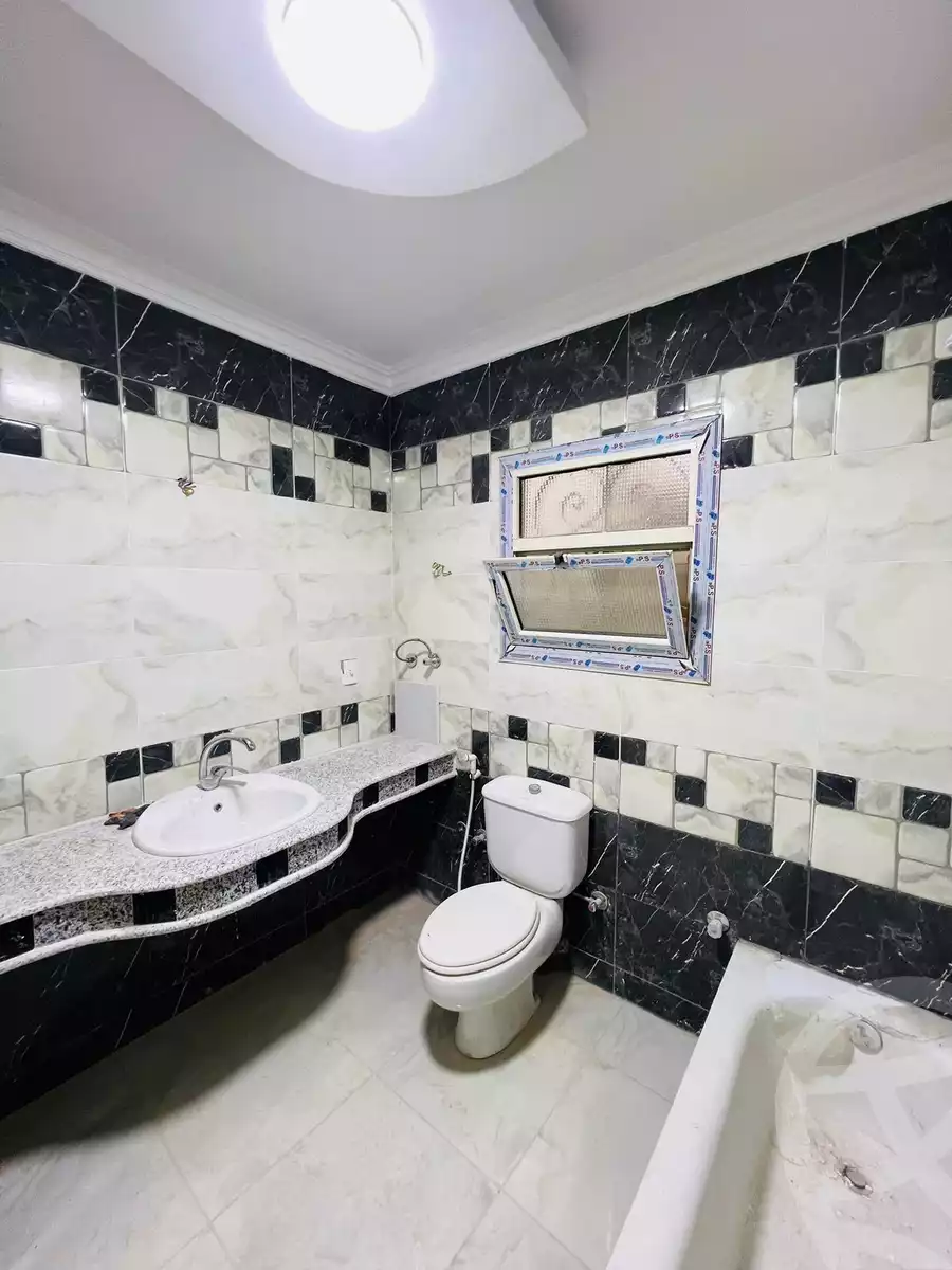 https://aqarmap.com.eg/en/listing/4261942-for-sale-cairo-cairo-hdyq-lhrm-lmntqh-l