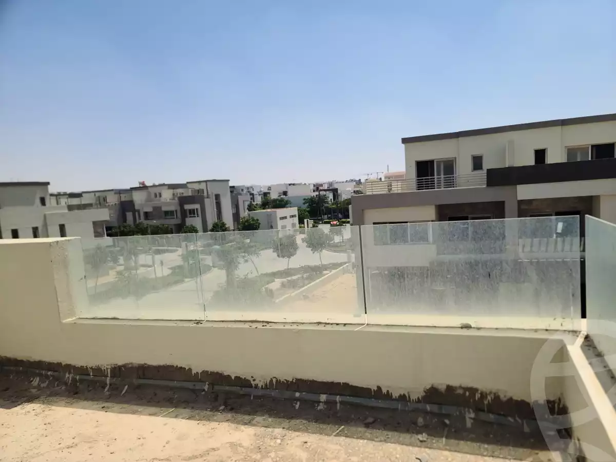 https://aqarmap.com.eg/en/listing/4272210-for-sale-cairo-new-cairo-compounds-hyde-park