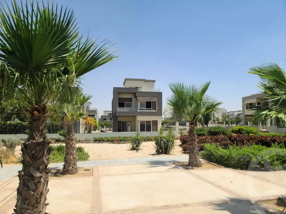 https://aqarmap.com.eg/en/listing/4272210-for-sale-cairo-new-cairo-compounds-hyde-park