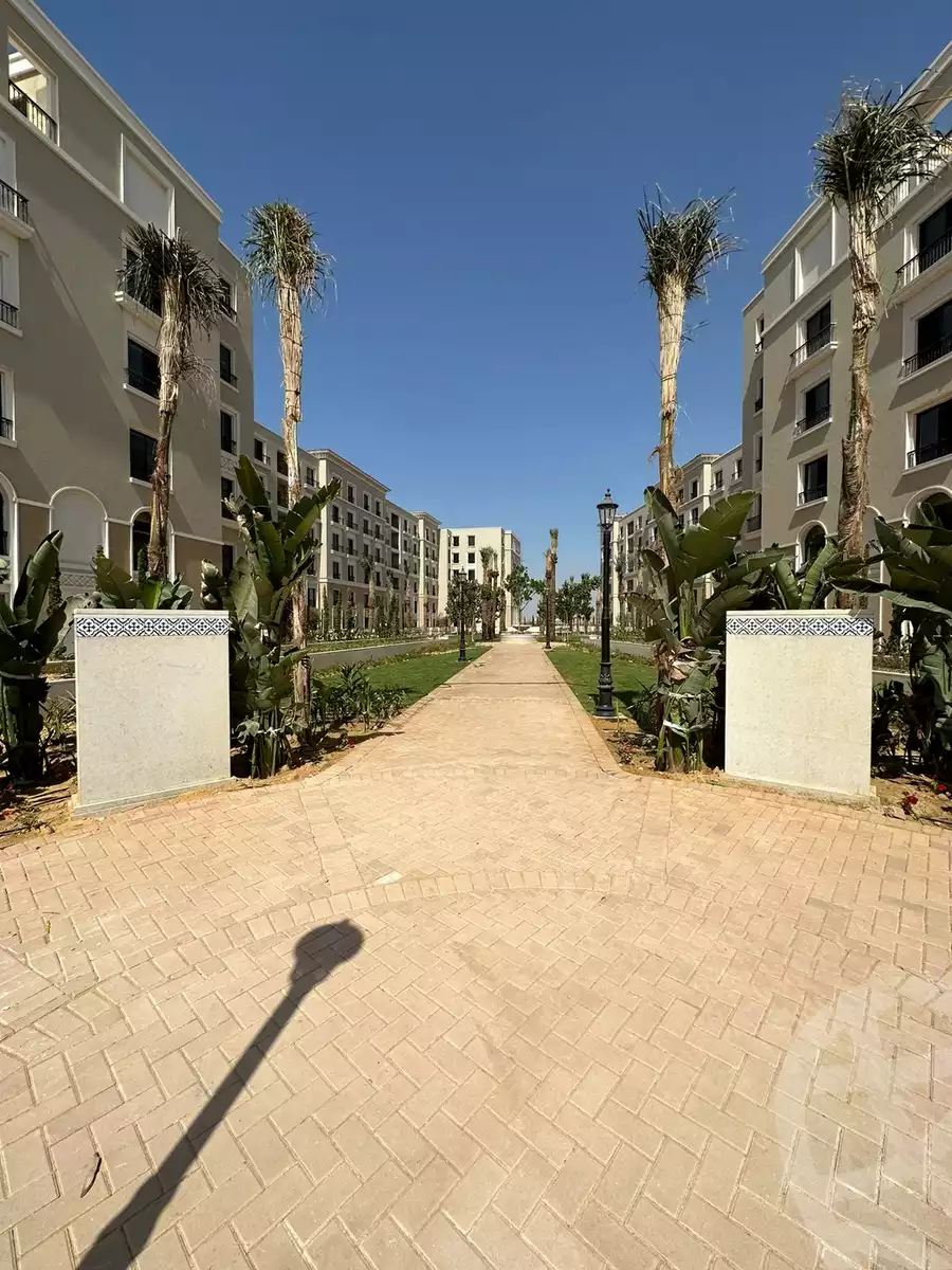 https://aqarmap.com.eg/en/listing/4275843-for-sale-cairo-el-sheikh-zayed-city-compounds-kmbwnd-fyldj-wyst-dr-llttwyr