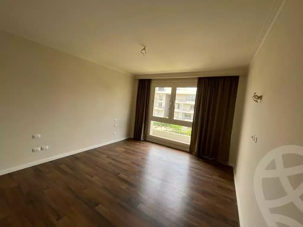 https://aqarmap.com.eg/en/listing/4292767-for-sale-cairo-6th-of-october-compound-pyramid-hills