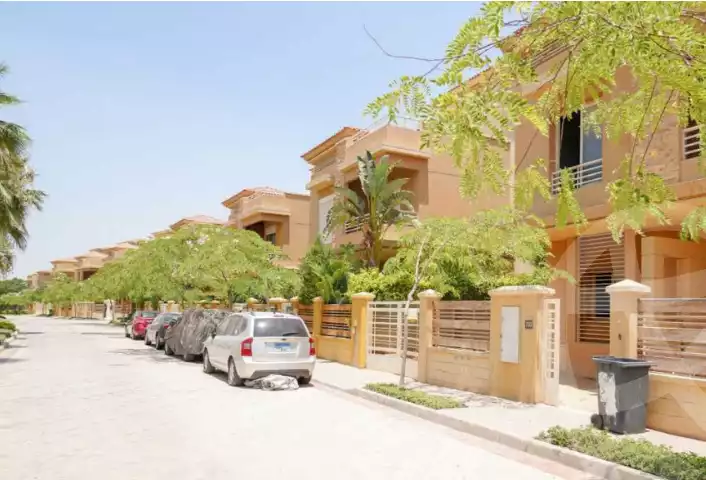 https://aqarmap.com.eg/en/listing/4325836-for-sale-cairo-el-sheikh-zayed-city-compounds-in-sheikh-zayed-jeera