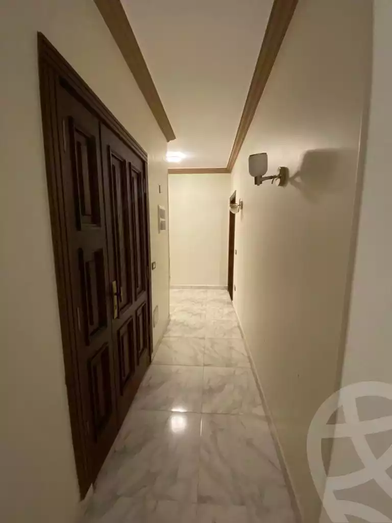 https://aqarmap.com.eg/ar/listing/4316714-for-sale-cairo-new-cairo-compounds-dh-ykwn-ryzdns-styl-hwm
