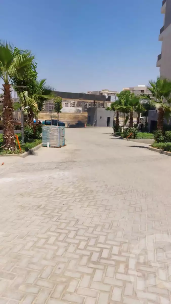 https://aqarmap.com.eg/en/listing/4330855-for-sale-cairo-new-cairo-compounds-dh-ykwn-ryzdns-styl-hwm