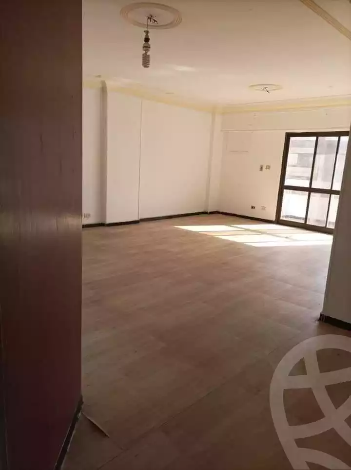 https://aqarmap.com.eg/en/listing/4346658-for-rent-cairo-mokattam-shareaa-9