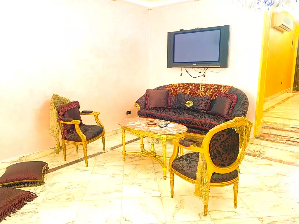 https://aqarmap.com.eg/en/listing/4353636-for-rent-cairo-el-maadi-brj-thmn