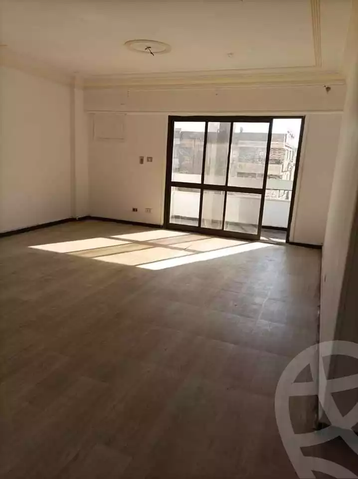 https://aqarmap.com.eg/ar/listing/4356078-for-rent-cairo-mokattam-shareaa-9