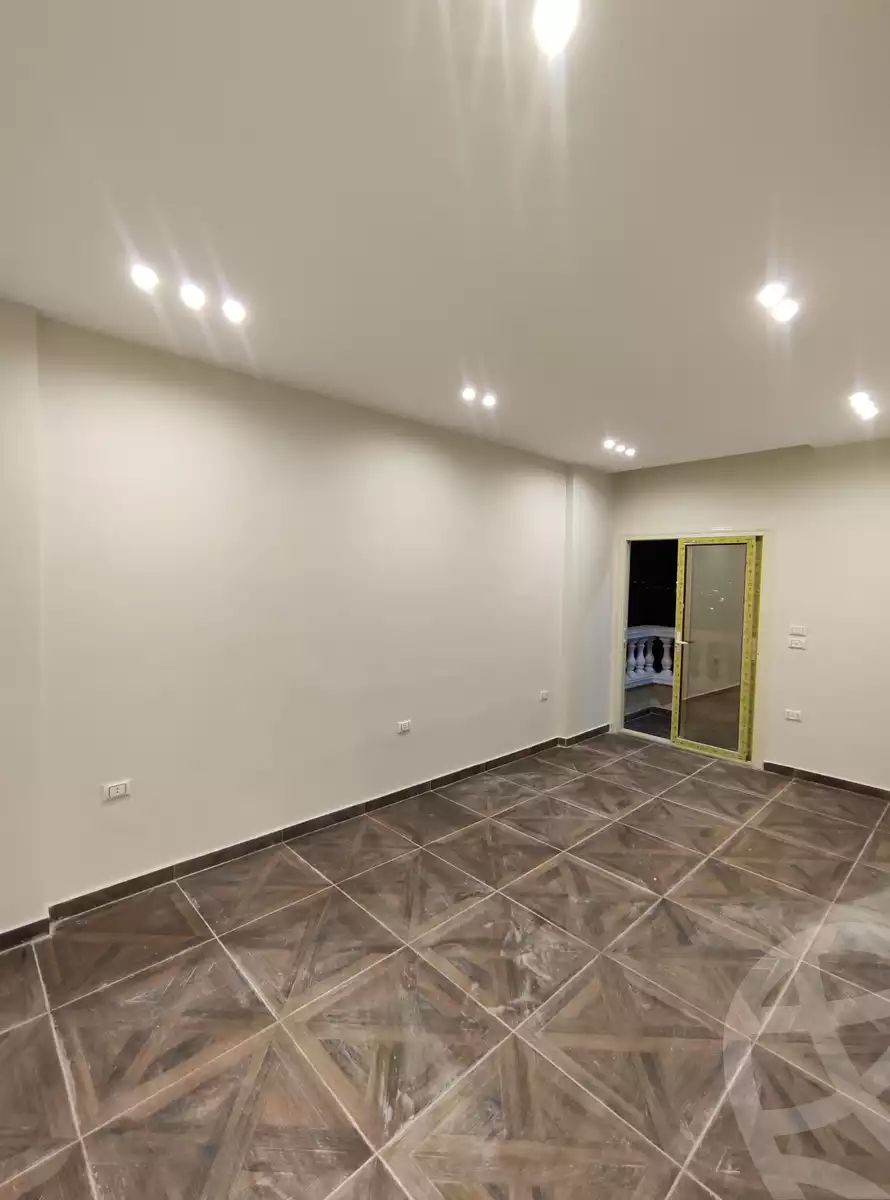 https://aqarmap.com.eg/en/listing/4357388-for-sale-cairo-el-sheikh-zayed-city-shr-lbstn