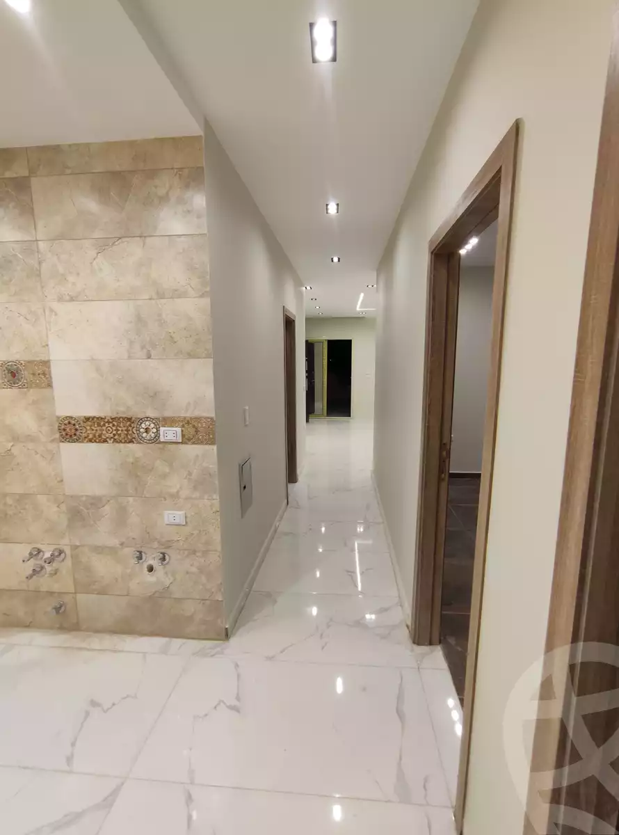 https://aqarmap.com.eg/en/listing/4357388-for-sale-cairo-el-sheikh-zayed-city-shr-lbstn