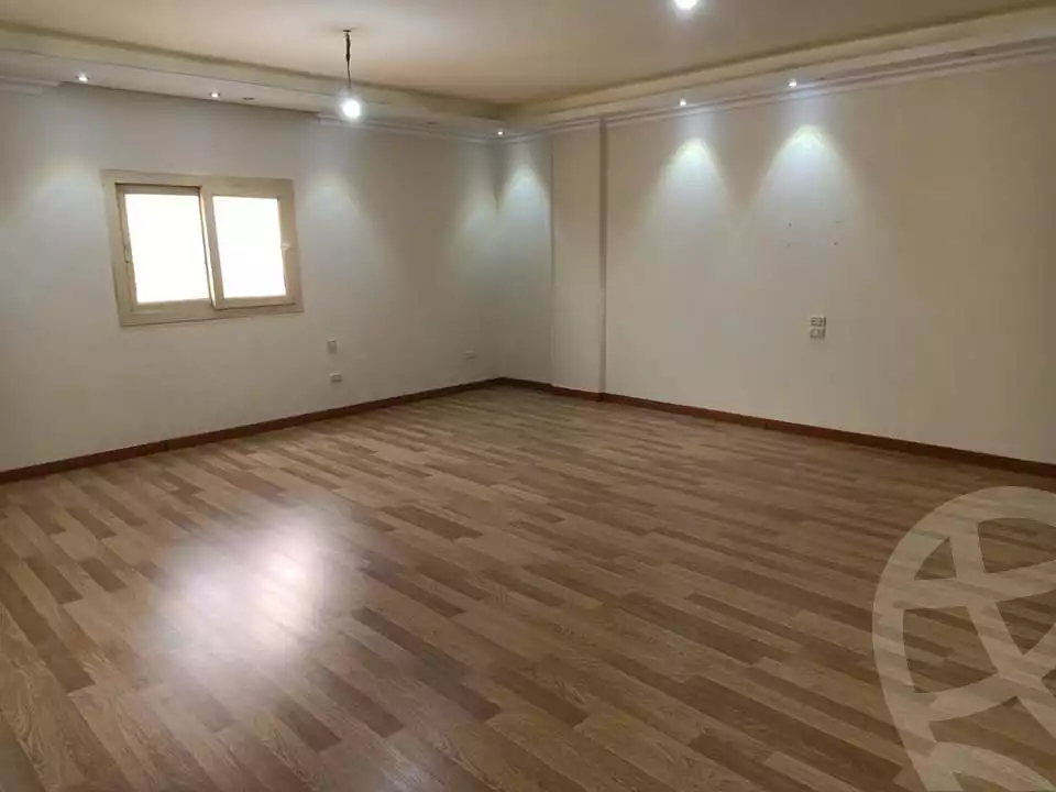 https://aqarmap.com.eg/ar/listing/4382270-for-rent-cairo-mokattam-shareaa-9