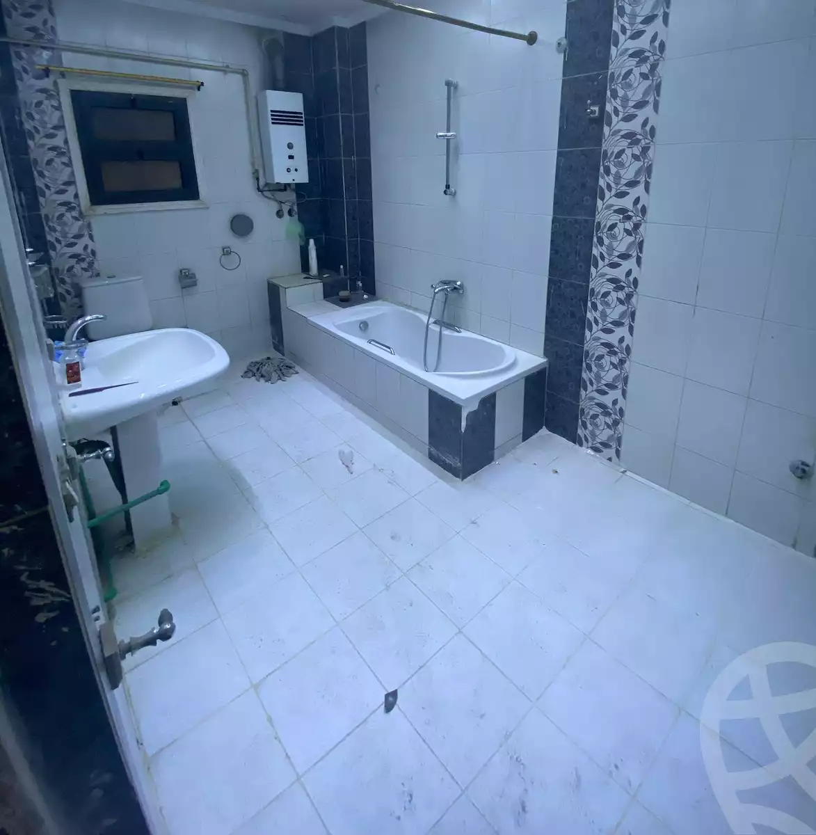 https://aqarmap.com.eg/ar/listing/4384132-for-sale-cairo-helwan-helwan-el-sharkeya-ryad-pasha-st