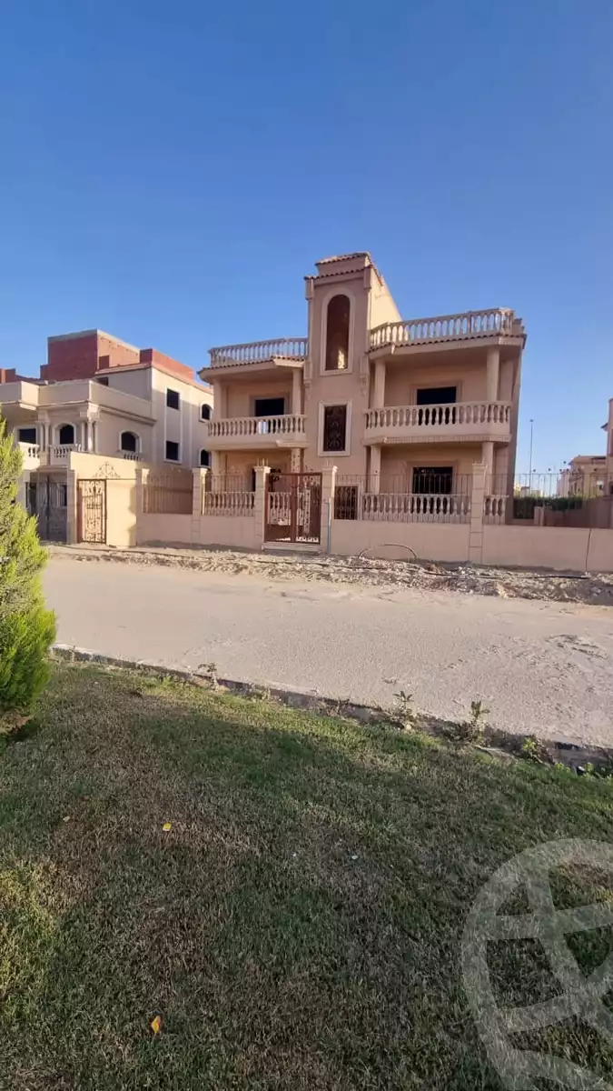 https://aqarmap.com.eg/ar/listing/4397030-for-sale-cairo-6th-of-october-compounds-l-fyd-lbstn