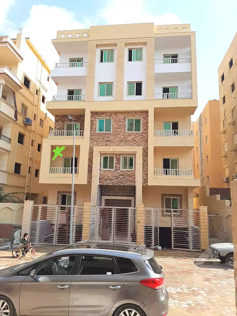 https://aqarmap.com.eg/ar/listing/4405931-for-sale-cairo-new-cairo-south-investors-mohammed-nagib-axis-st