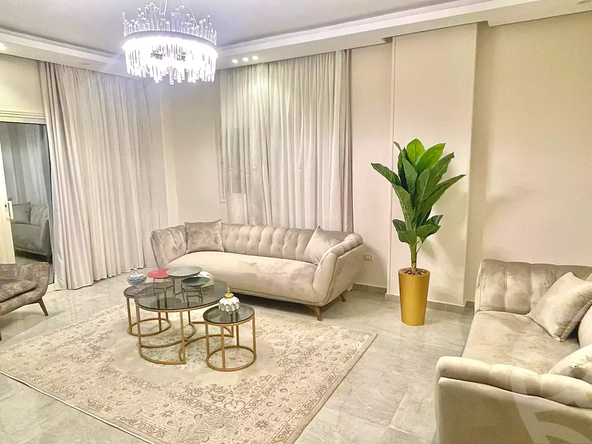 https://aqarmap.com.eg/ar/listing/4405931-for-sale-cairo-new-cairo-south-investors-mohammed-nagib-axis-st