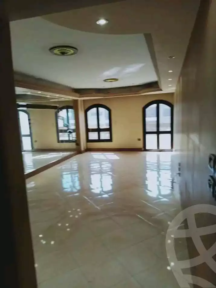 https://aqarmap.com.eg/en/listing/4504270-for-rent-cairo-mokattam-shareaa-9