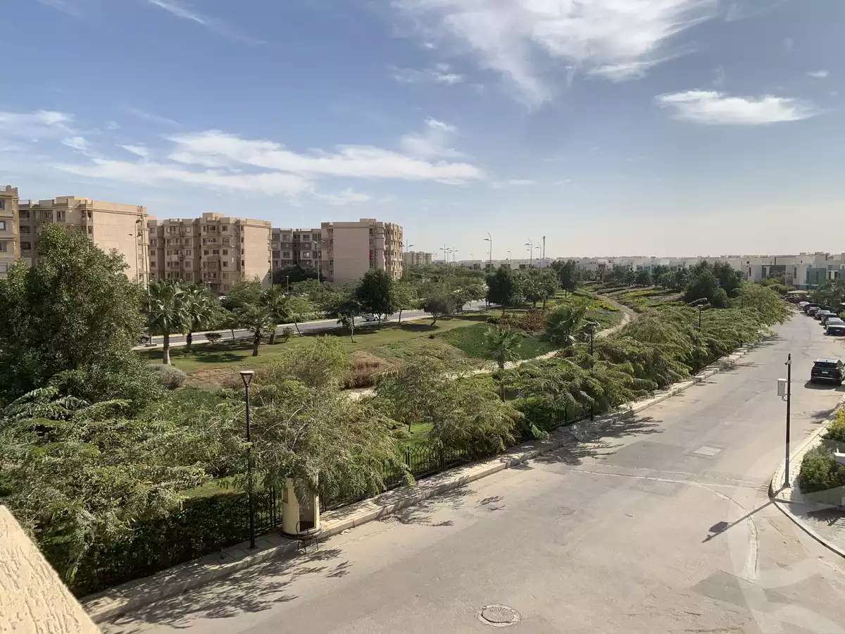 https://aqarmap.com.eg/en/listing/5298496-for-sale-cairo-new-cairo-madinaty-lmntq-lkhms-fylt