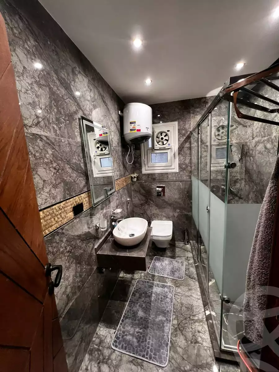 https://aqarmap.com.eg/en/listing/4520344-for-sale-cairo-new-cairo-compounds-mountain-view-hyde-park