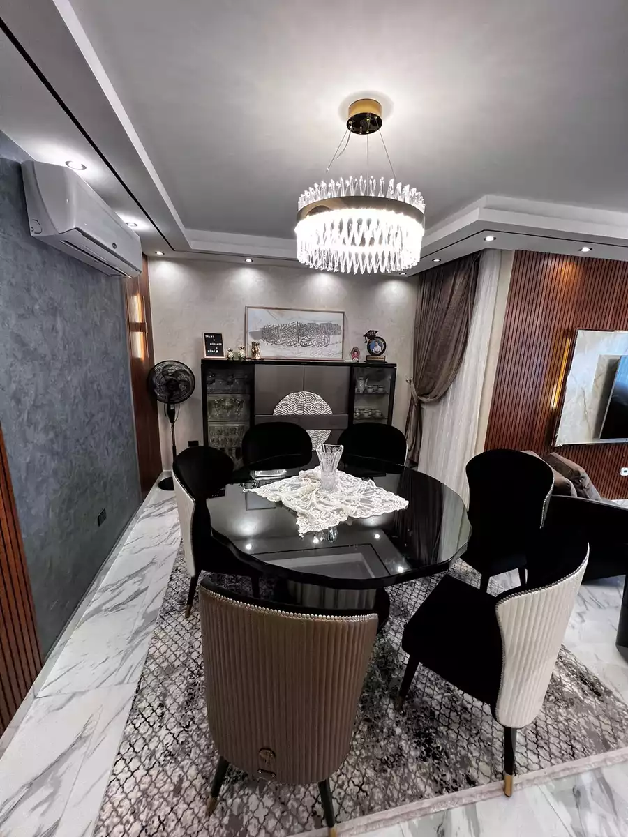 https://aqarmap.com.eg/en/listing/4520344-for-sale-cairo-new-cairo-compounds-mountain-view-hyde-park