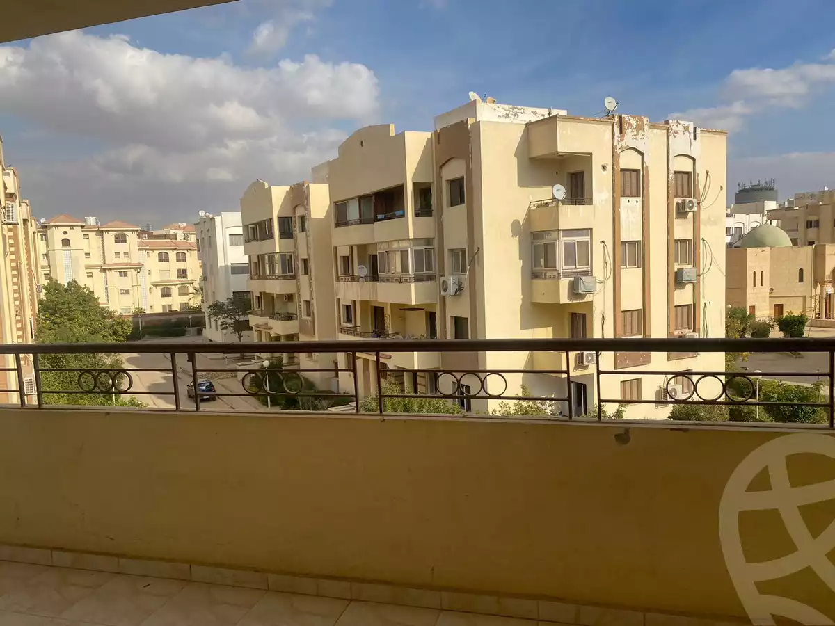 https://aqarmap.com.eg/ar/listing/4609537-for-sale-cairo-new-cairo-compounds-la-rose