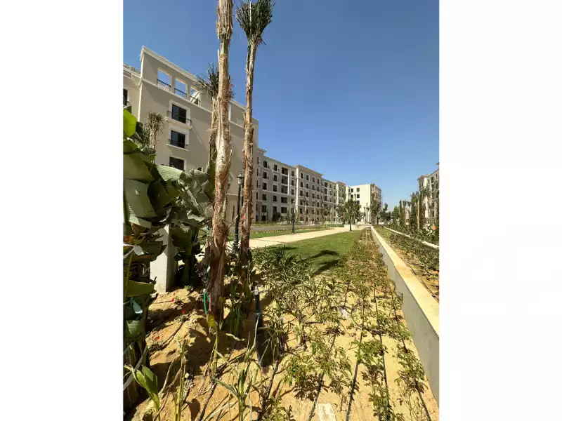 https://aqarmap.com.eg/en/listing/4621793-for-sale-cairo-el-sheikh-zayed-city-compounds-kmbwnd-fyldj-wyst-dr-llttwyr