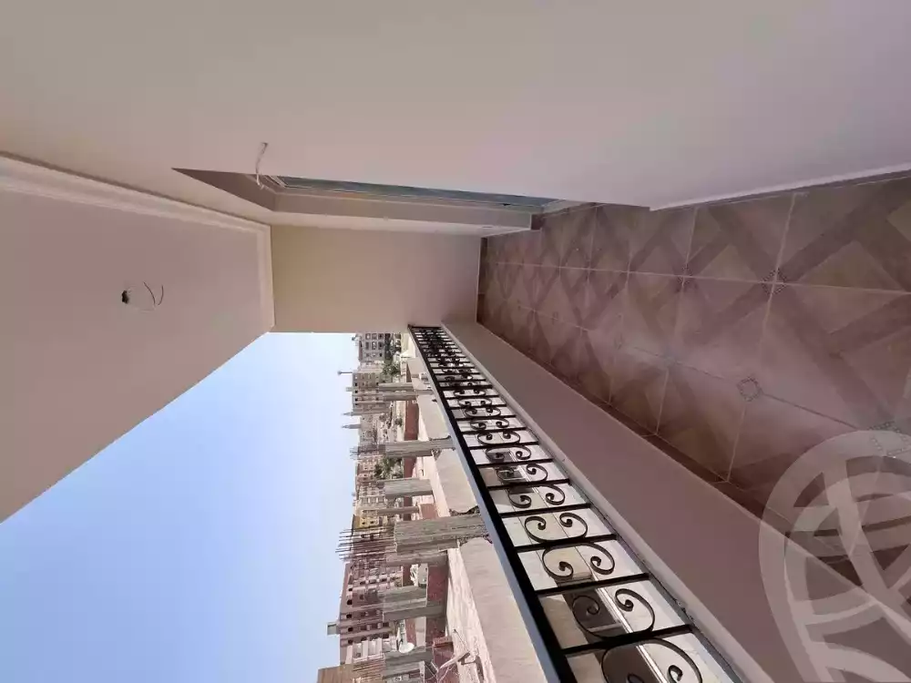 https://aqarmap.com.eg/en/listing/4749135-for-sale-cairo-al-oubour-el-hay-el-taseaa-hussein-riad-st