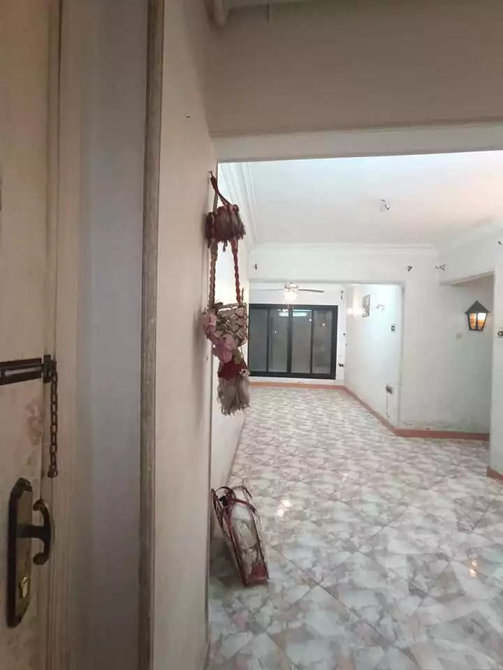 https://aqarmap.com.eg/ar/listing/4757665-for-sale-cairo-ain-shams-ain-shams-el-sharkia