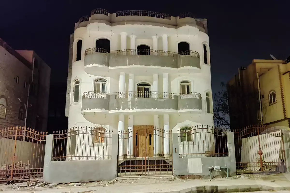 https://aqarmap.com.eg/ar/listing/4777386-for-sale-monufia-sadat-city-lmnqt-lkhms