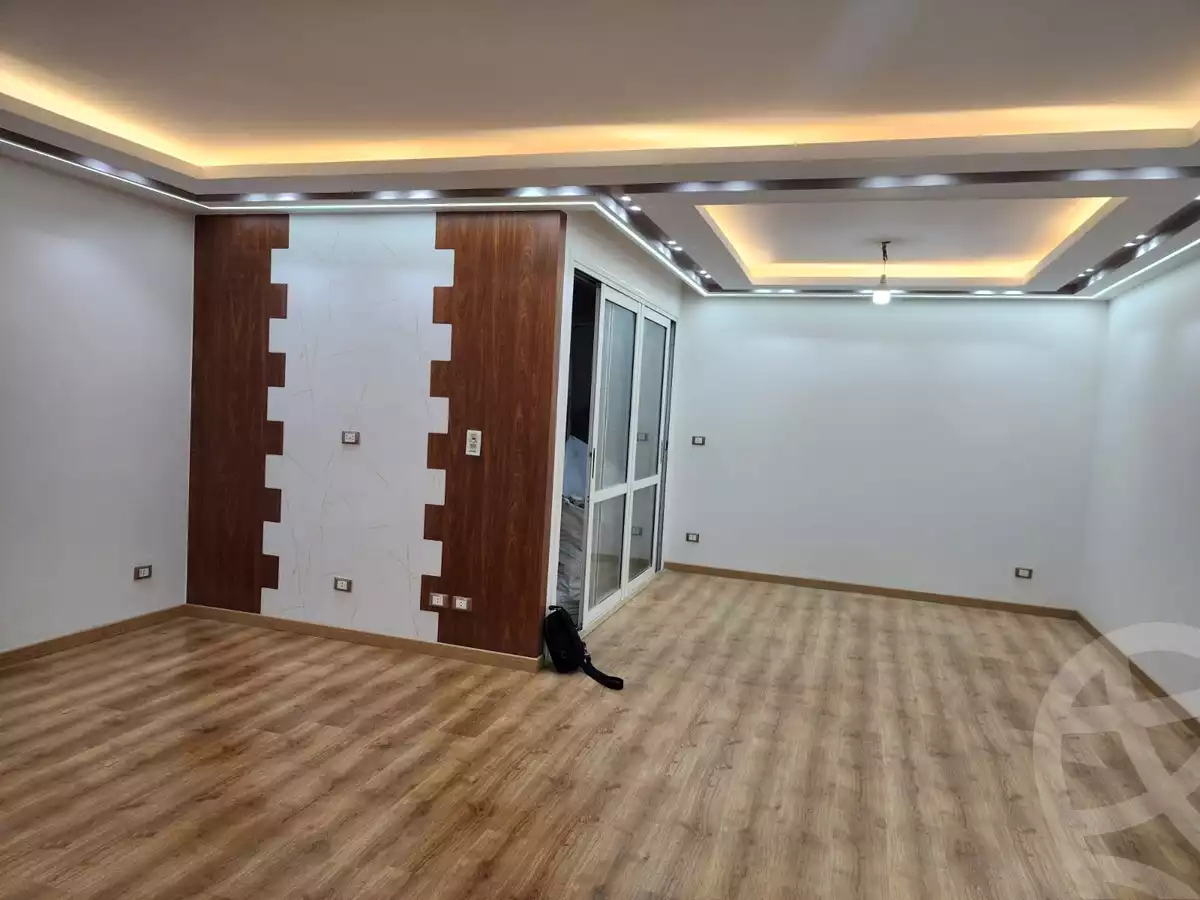 https://aqarmap.com.eg/en/listing/4777895-for-sale-cairo-new-cairo-lrhb-city-phase-4-mostafa-el-nahaas-st