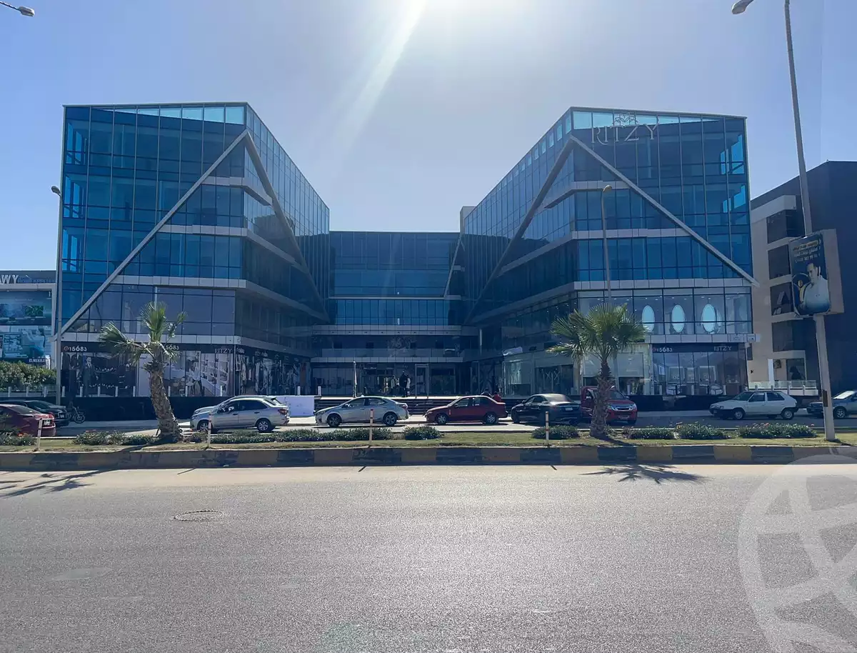 https://aqarmap.com.eg/en/listing/5313467-for-sale-cairo-el-sheikh-zayed-city-shr-lshbb