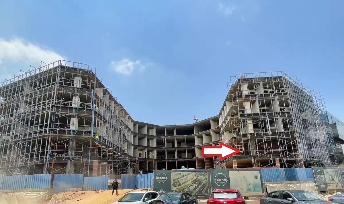 https://aqarmap.com.eg/ar/listing/4384728-for-sale-cairo-new-cairo-compounds-krnyl-byzns-hb-fyks-llttwyr-l-qry