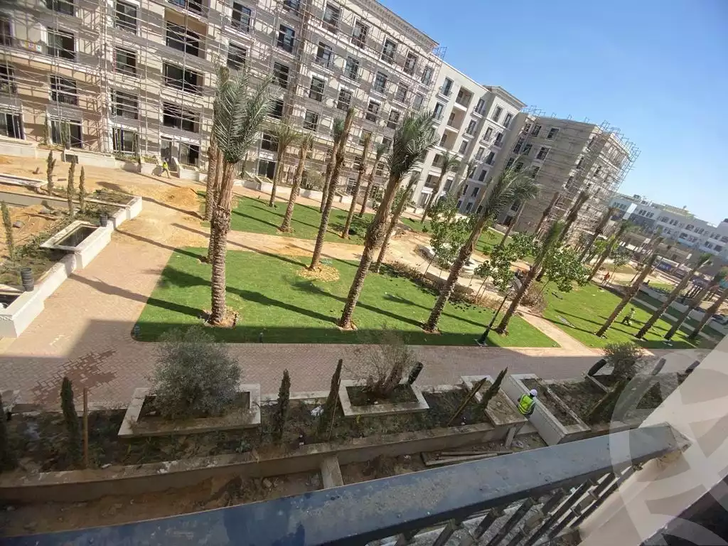 https://aqarmap.com.eg/en/listing/4826727-for-sale-cairo-el-sheikh-zayed-city-compounds-kmbwnd-fyldj-wyst-dr-llttwyr