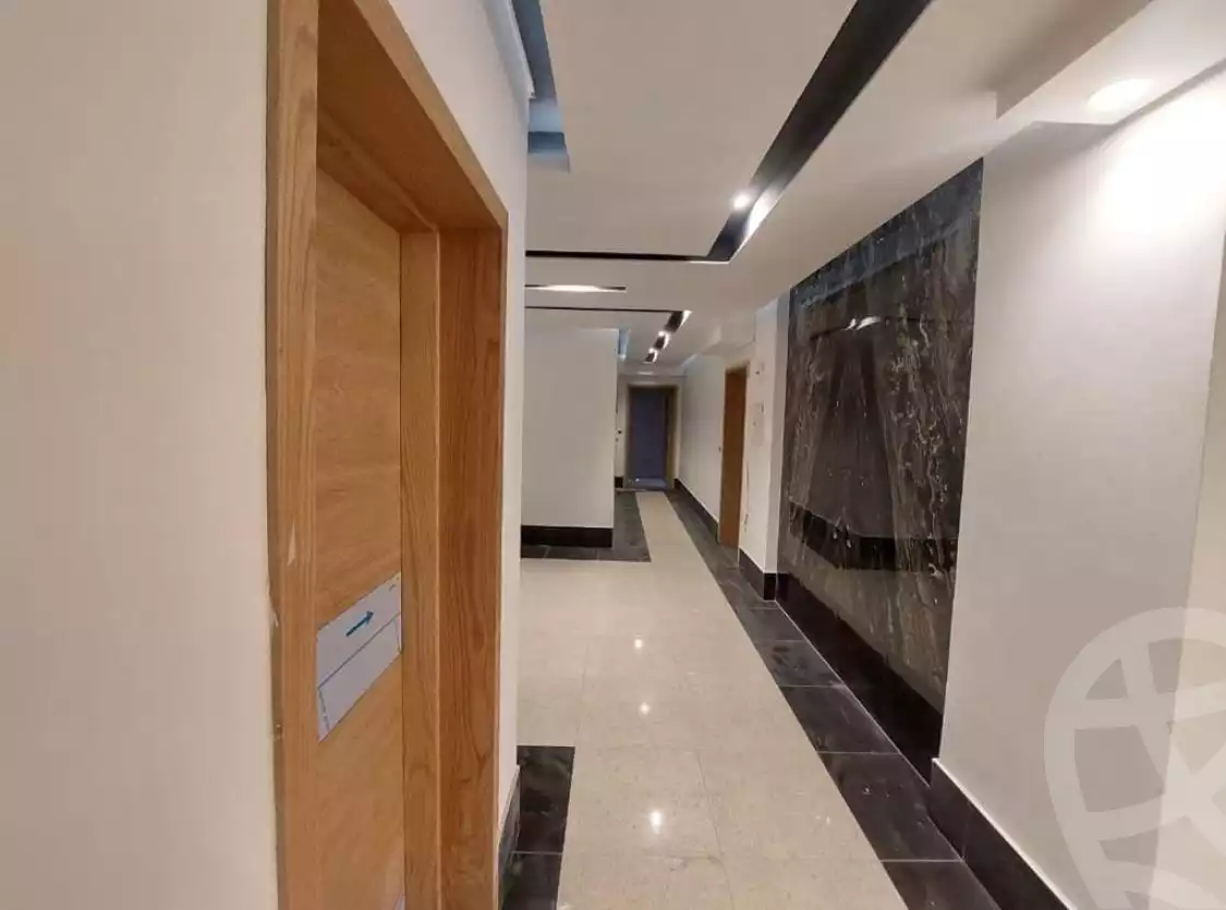 https://aqarmap.com.eg/en/listing/4835678-for-sale-cairo-new-administrative-capital-r7-midtown-sky