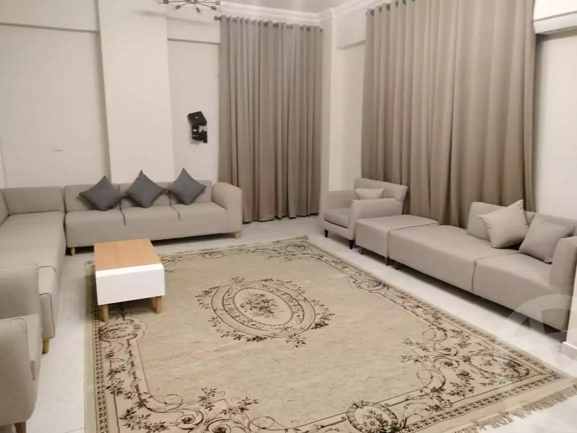 https://aqarmap.com.eg/en/listing/4860396-for-rent-cairo-new-cairo-first-settlement-mhwr-mstfy-kml