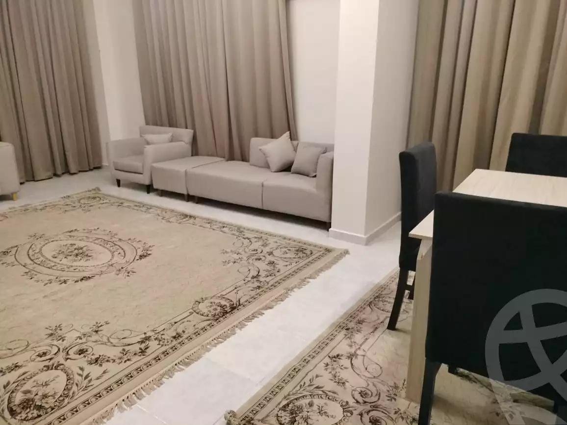 https://aqarmap.com.eg/en/listing/4860396-for-rent-cairo-new-cairo-first-settlement-mhwr-mstfy-kml