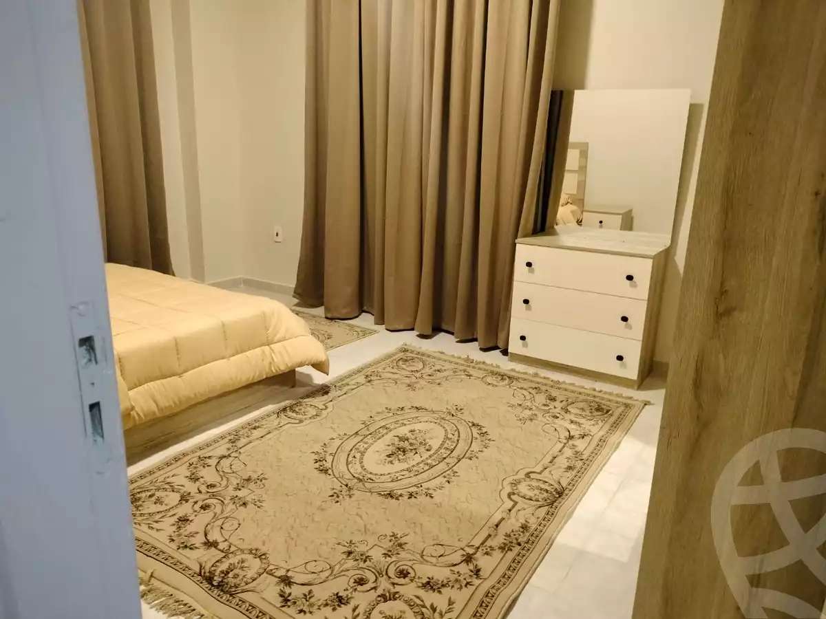 https://aqarmap.com.eg/en/listing/4860396-for-rent-cairo-new-cairo-first-settlement-mhwr-mstfy-kml