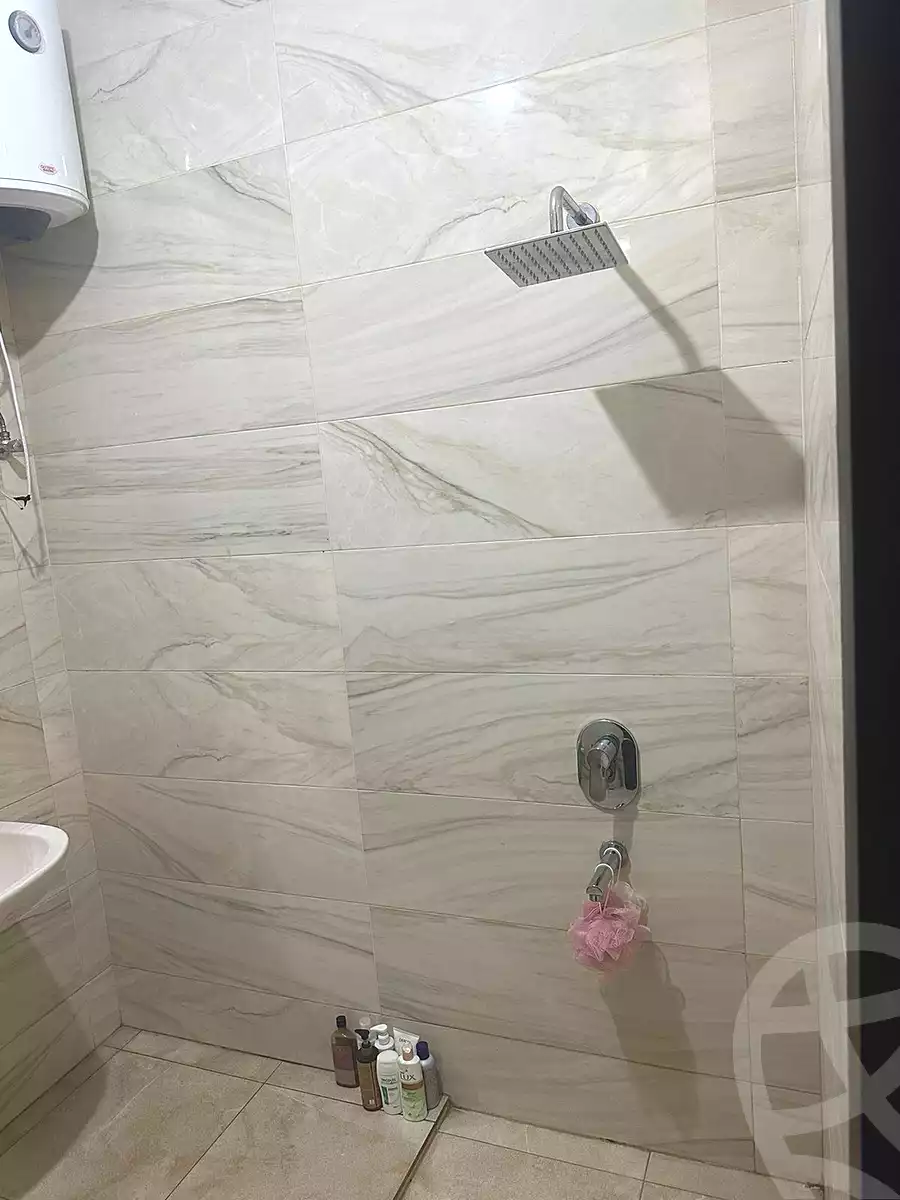 https://aqarmap.com.eg/ar/listing/4915098-for-rent-cairo-new-cairo-south-investors-mohammed-nagib-axis-st