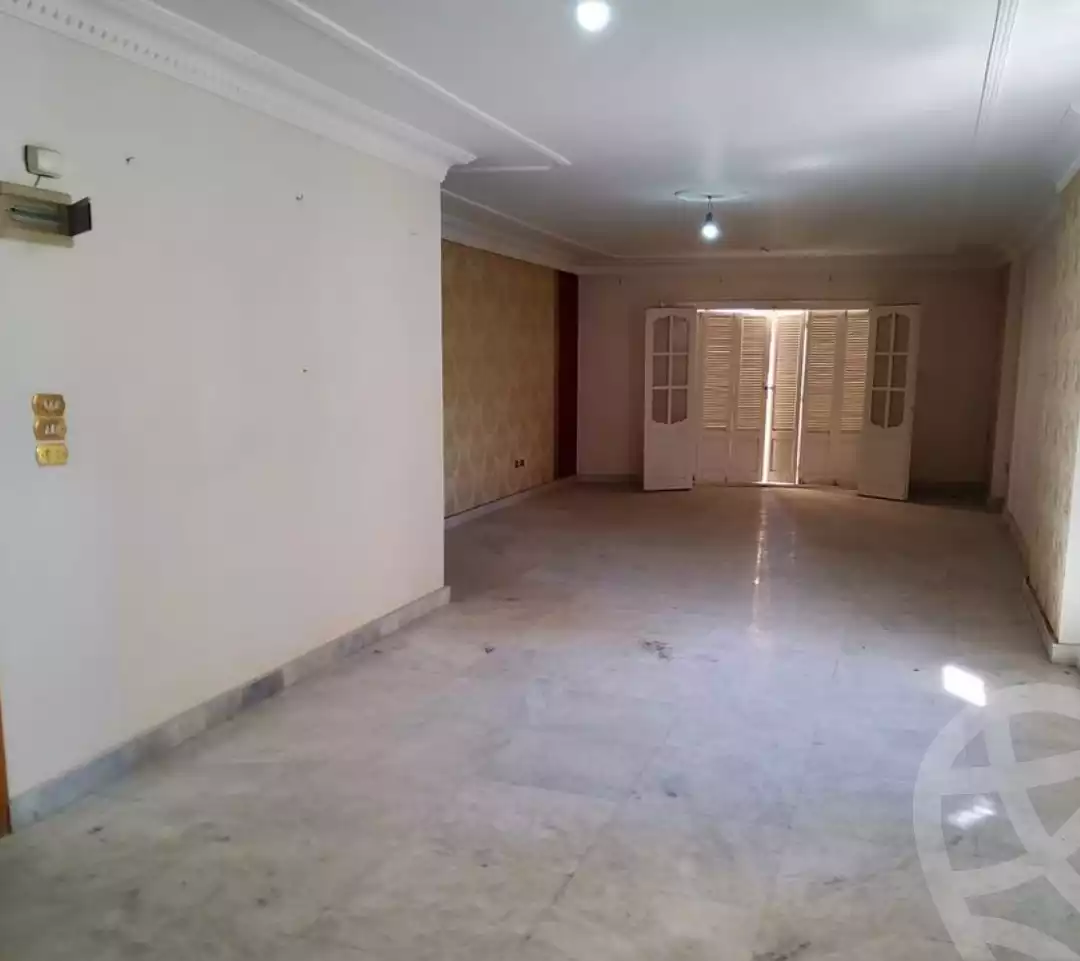 https://aqarmap.com.eg/ar/listing/4926858-for-sale-alexandria-ganaklis-shr-mrtdy-bsh