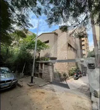 https://aqarmap.com.eg/en/listing/4932513-for-sale-cairo-el-mohandesen-shareaa-shehab