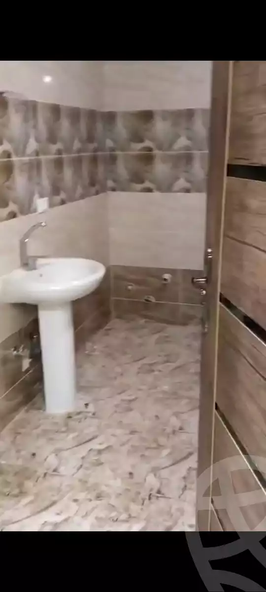 https://aqarmap.com.eg/ar/listing/5646540-for-rent-cairo-al-oubour-el-hay-el-taseaa-abbas-el-akad-st