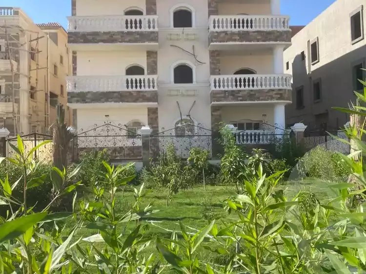 https://aqarmap.com.eg/ar/listing/4945268-for-sale-cairo-el-shorouk-lhy-lthlth-shrq-neighbourhood-3