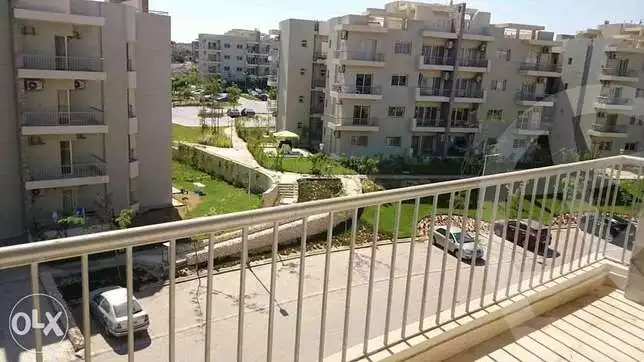 https://aqarmap.com.eg/ar/listing/5706469-for-sale-cairo-el-sheikh-zayed-city-compounds-dh-drys