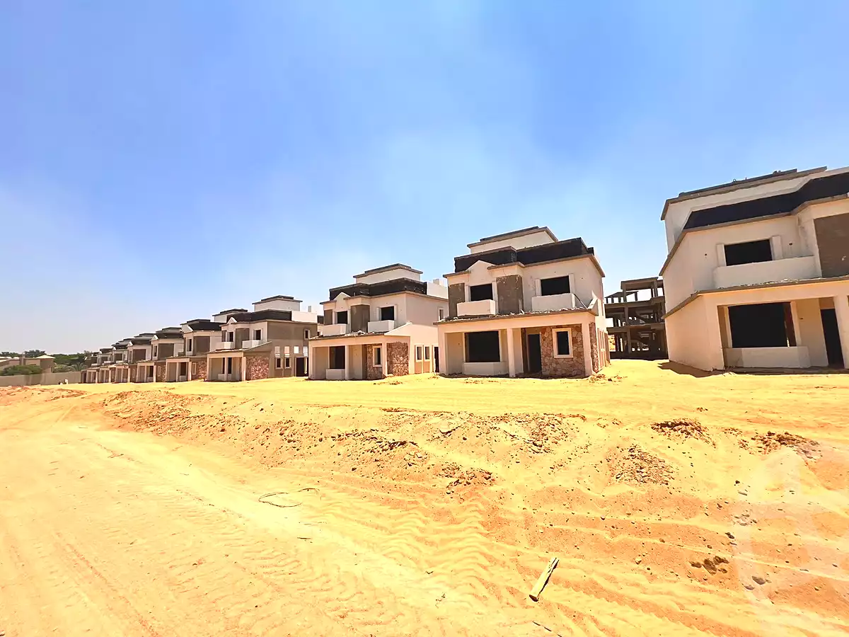 https://aqarmap.com.eg/ar/listing/5002468-for-sale-cairo-new-cairo-compounds-mountain-view1-1-compound
