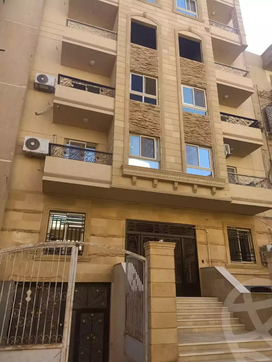 https://aqarmap.com.eg/en/listing/5021675-for-sale-cairo-6th-of-october-el-ahyaa-neighborhood-4th-district-no-7