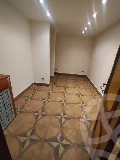 https://aqarmap.com.eg/ar/listing/5023121-for-sale-alexandria-sn-styfnw-mahmoud-farghaly-st