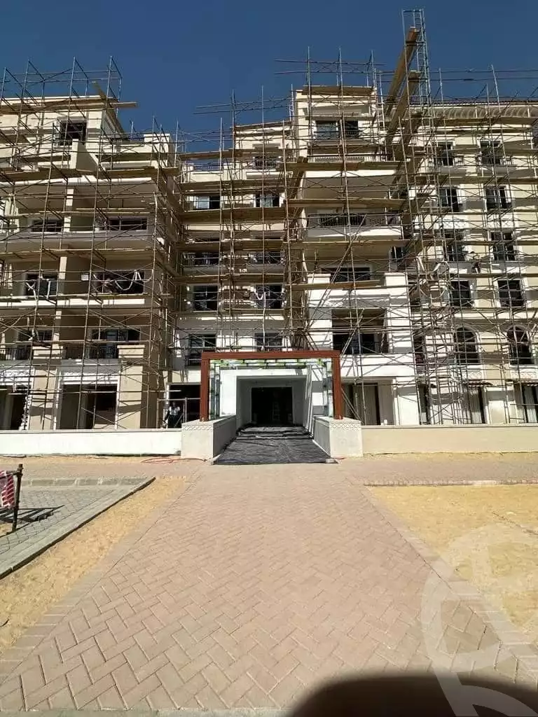 https://aqarmap.com.eg/ar/listing/5031635-for-sale-cairo-el-sheikh-zayed-city-compounds-kmbwnd-fyldj-wyst-dr-llttwyr