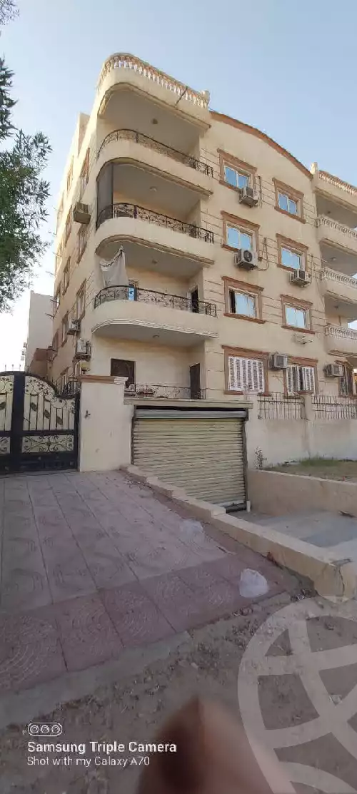 https://aqarmap.com.eg/en/listing/5042841-for-sale-cairo-new-cairo-el-ahyaa-third-neighborhood-street-1