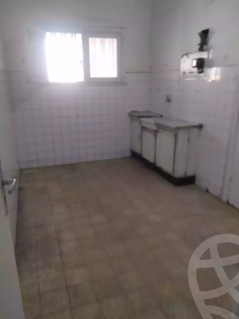 https://aqarmap.com.eg/ar/listing/6179351-for-rent-cairo-downtown-bab-el-loaa-talaat-harb-st