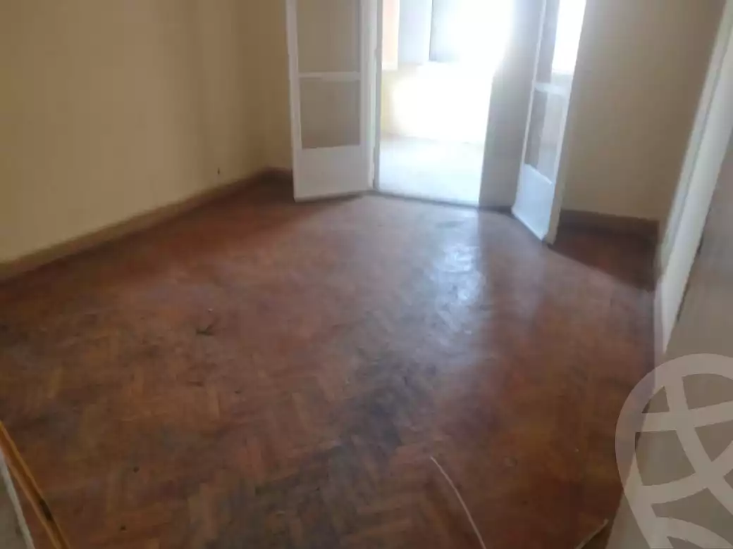 https://aqarmap.com.eg/ar/listing/6179351-for-rent-cairo-downtown-bab-el-loaa-talaat-harb-st